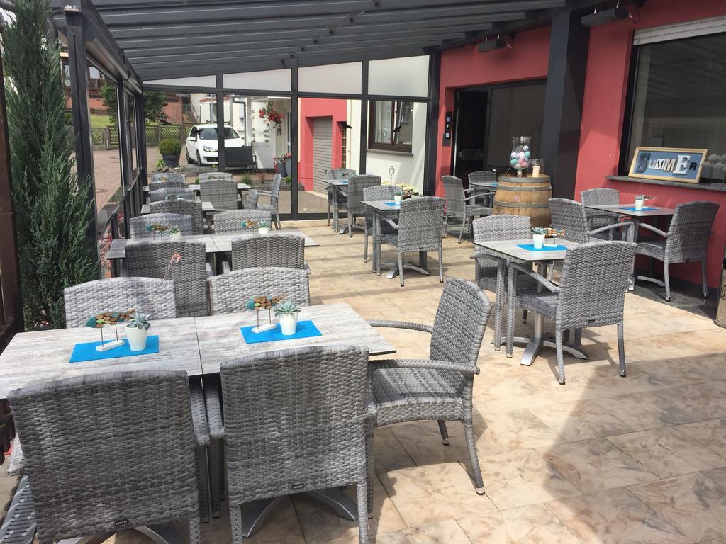 Hotel Colosseum Rheinbollen Exterior photo